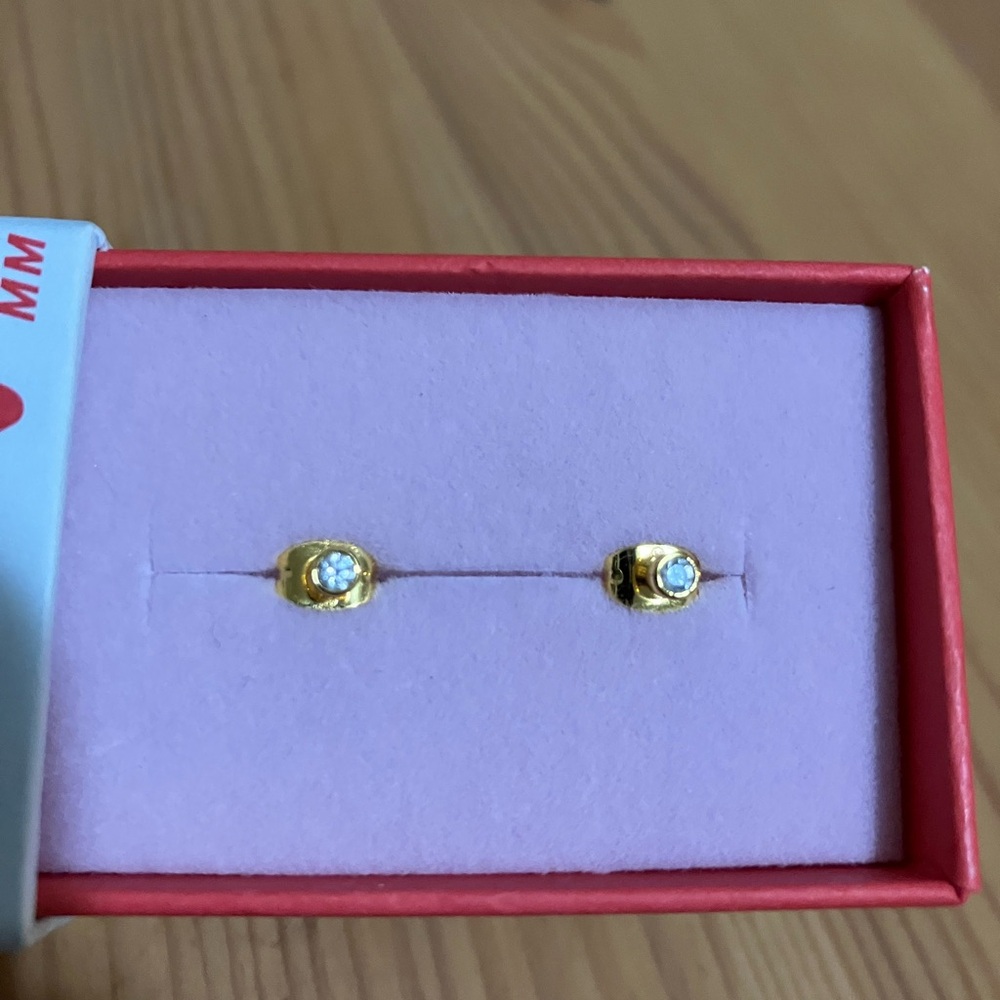 NIB Pair Maison Miru Round Jewel Gold Crystal Studs Tiny Minimal Piercing CUTE - Picture 2 of 9